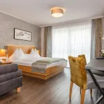 Almrausch Hotel 4*