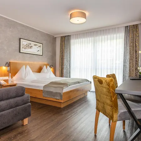 Almrausch Hotel 4*