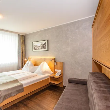 Almrausch Hotel 4*