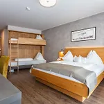 Almrausch Hotel 4*
