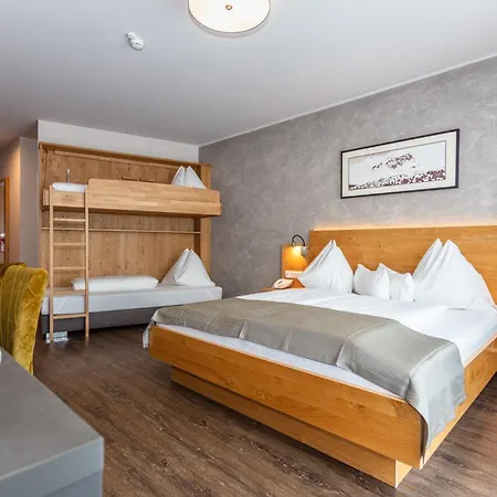 Almrausch Hotel 4*