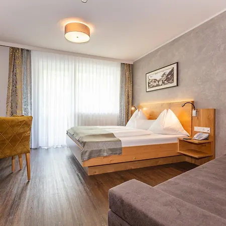 Hotel Almrausch 4*