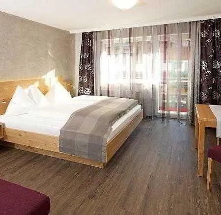 Hotel Almrausch 4*