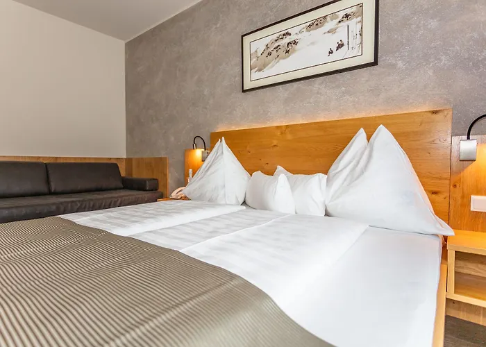 阿尔姆劳斯酒店 4*