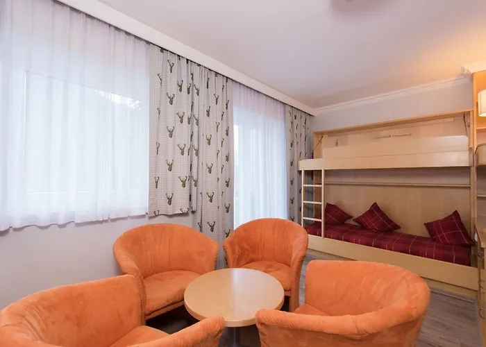 阿尔姆劳斯酒店 酒店 4*